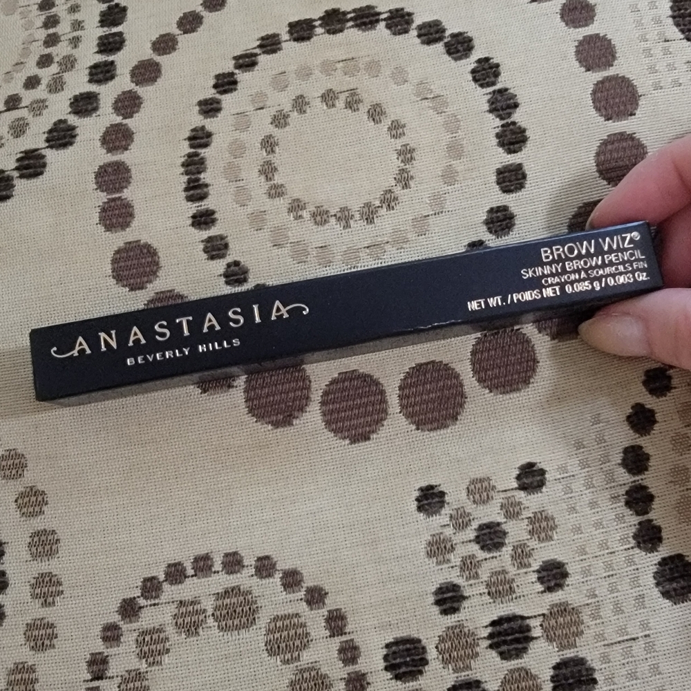 Anastasia Beverly Hills Brow Wiz in Dark Brown
